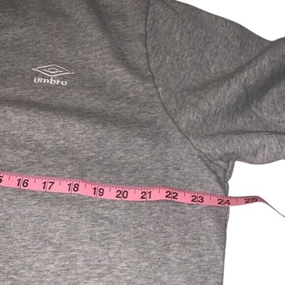 Umbro Mens XL Gray Crewneck Sweatshirt Tailored Fit Soft & Warm Minimalist Style - Picture 9 of 9